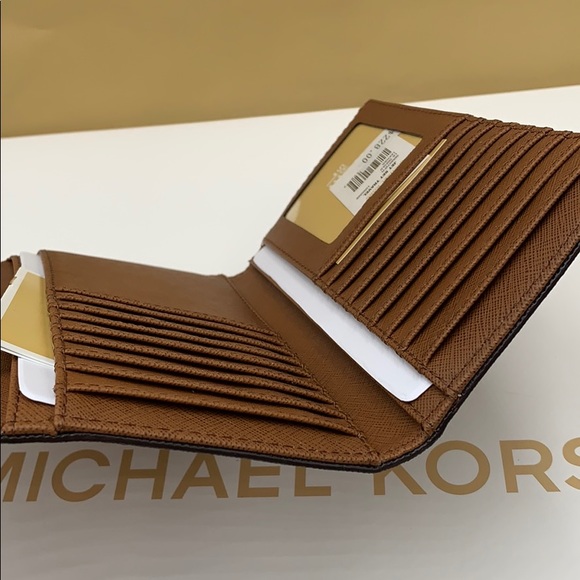 Michael Kors Jet Set Travel Lg Trifold Wallet - Picture 6 of 16